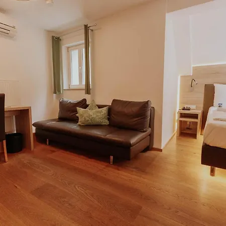 Guest house Zur Sonne 4*